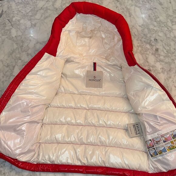 MONCLER RED DOWN JACKET 6Y - Picture 13 of 16